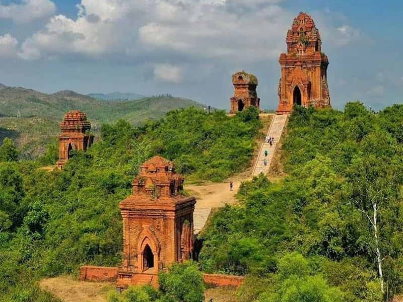 Tên gọi được đặt theo hình dáng của tháp