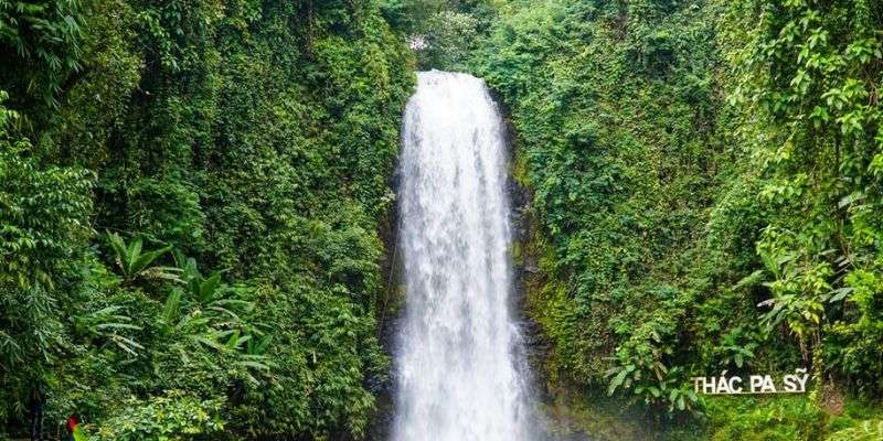 Tên gọi thác Pa Sỹ xuất phát từ cấu trúc tự nhiên của thác