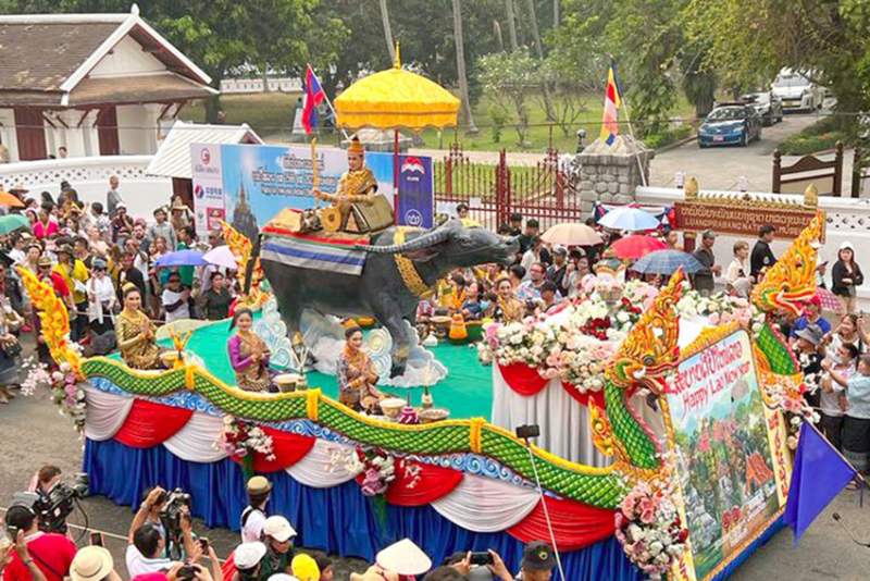 Kinh nghiệm du lịch Lào không thể bỏ qua dịp Tết Lào