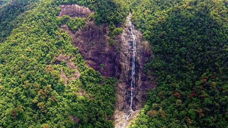 Thác Đỗ Quyên ẩn mình trong khu rừng rậm rạp