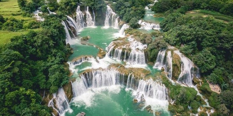 Thác Lô Ba sở hữu dòng suối mát lạnh quanh năm