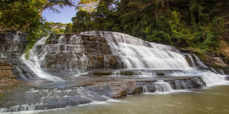 Không quan bao quát thác Thủy Tiên