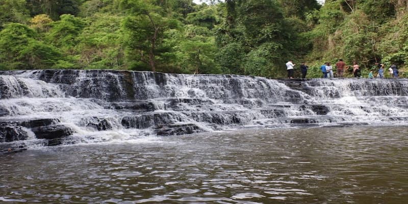 Thác ba tầng đem tới trải nghiệm trượt nước thú vị