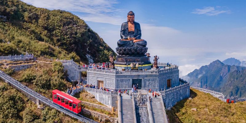Tham quan những điểm du lịch tâm linh tại Fansipan