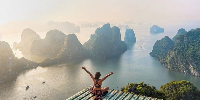 Nên tham quan trong buổi sáng sớm hoặc chiều tối mùa Xuân - Thu