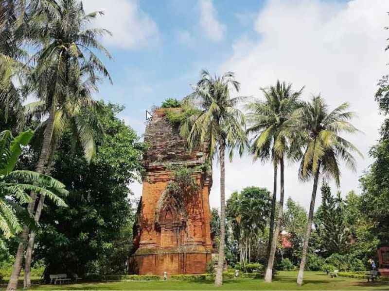 Địa điểm gần khu di tích có thể kết hợp ghé thăm