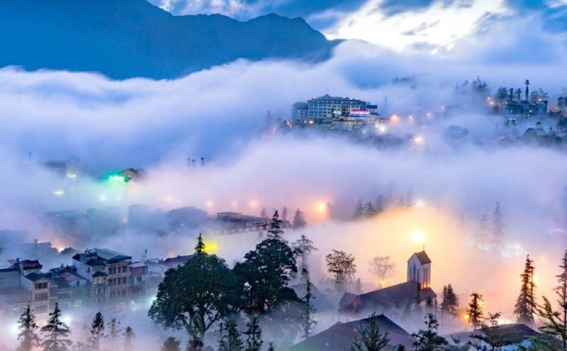 Thị trấn sương mù Sapa đẹp tựa tranh vẽ vào buổi sáng sớm
