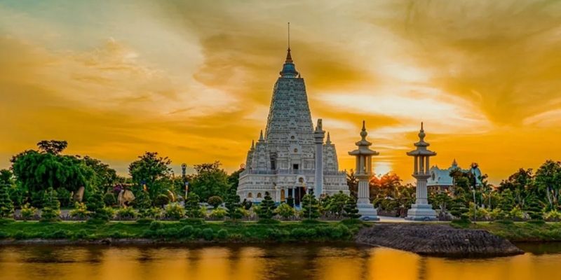 Di chuyển từ Mỹ Tho hoặc các tỉnh lân cận mất từ 30 phút đến 1 giờ