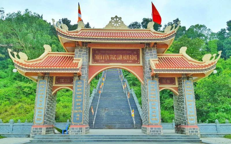 Thiền viện Trúc Lâm Hàm Rồng yên bình tĩnh lặng