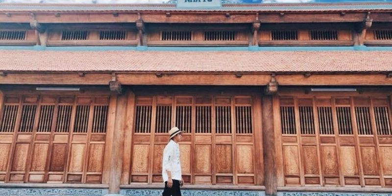 Thiền viện tổ chức các chương trình thiện nguyện phát cơm và tiệc chay miễn phí