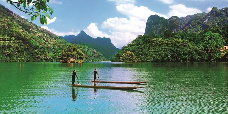 Thời điểm hoàn hảo để du lịch tại hồ Ba Bể là mùa hè và mùa thu