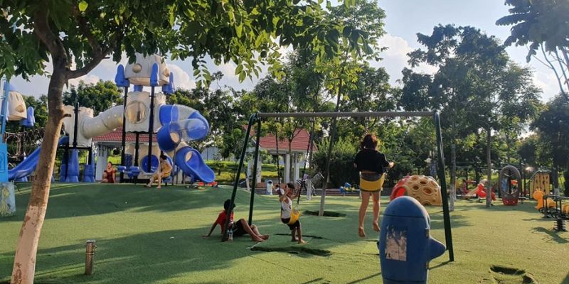 Thời điểm tốt để đến công viên là buổi sáng sớm hoặc chiều muộn