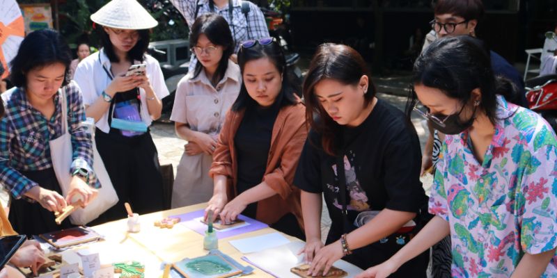 Thời gian tốt nhất để đi đến làng Đông Hồ là tháng 3