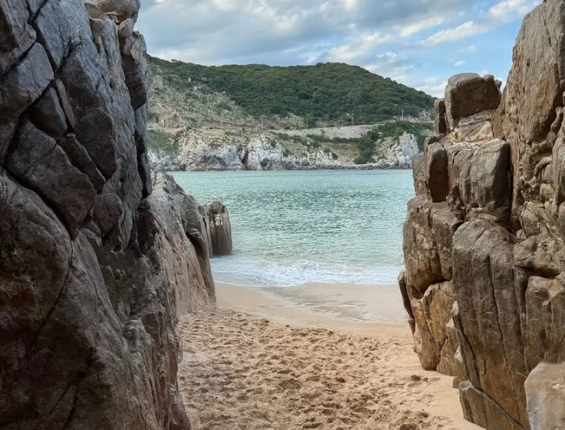 Thư giãn ngay trên những bãi tắm hoang sơ