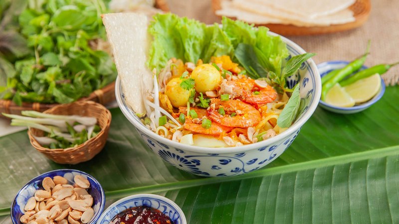 Thử ngay tô mì quảng thơm ngon