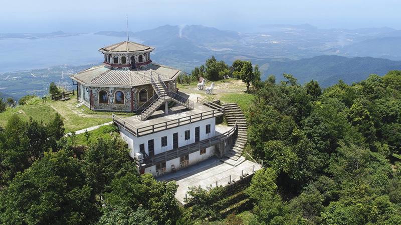 Thử thách leo lên đỉnh Bạch Mã