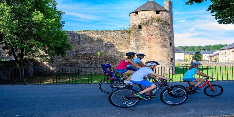 Thuê xe đạp tại các trạm công cộng để du lịch Luxembourg