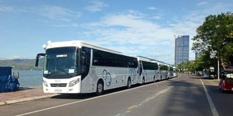 Nhóm đông người nên thuê xe từ 16 chỗ, 29 chỗ đến 45 chỗ