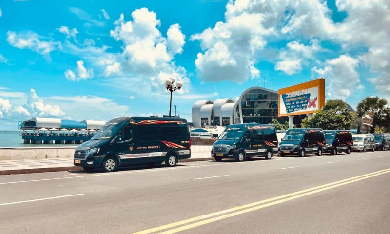 Thuê xe phù hợp với những nhóm đông người