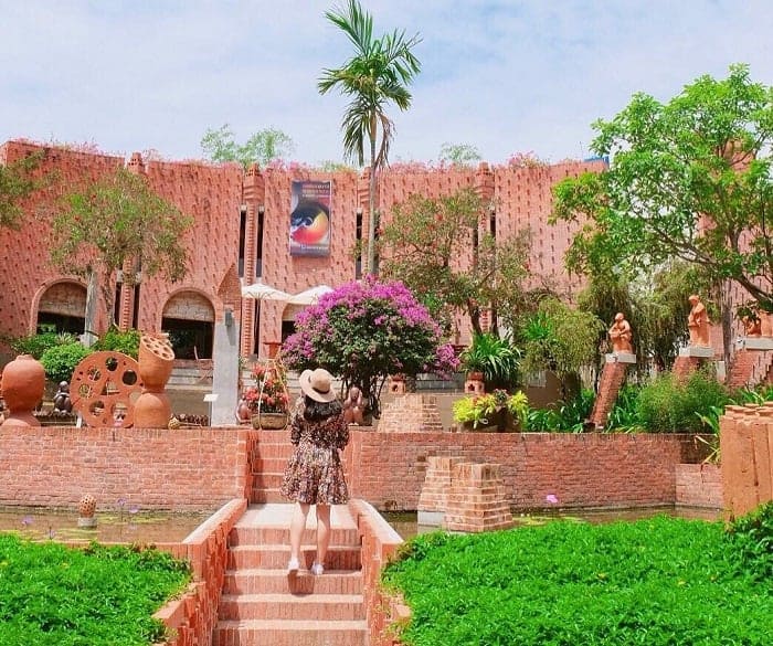 Làng nghề có thời tiết mát mẻ thích hợp thăm quan 