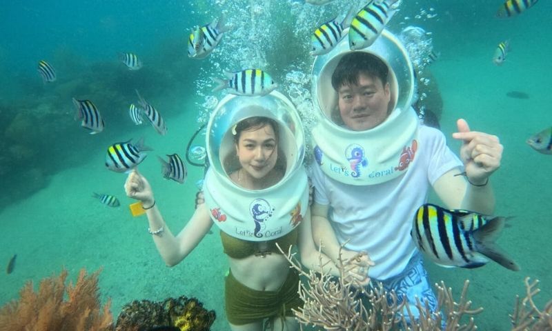 Trải nghiệm đi bộ dưới đáy biển