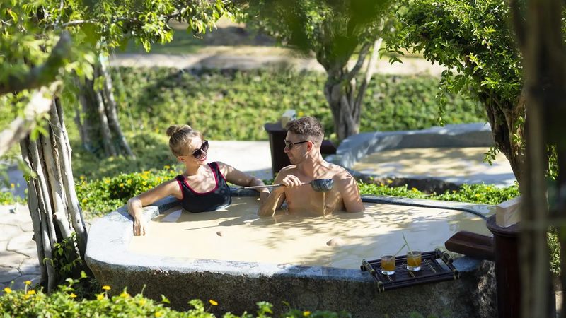 Trải nghiệm dịch vụ tắm bùn khoáng ở khu A