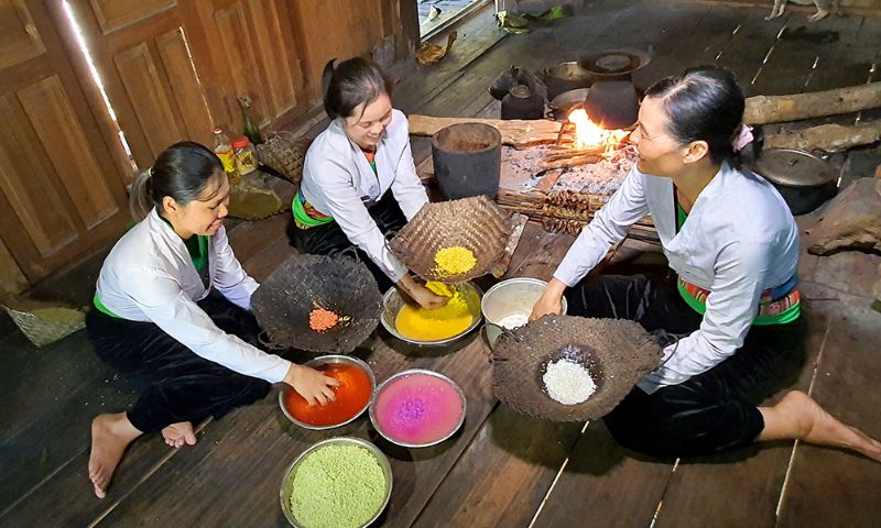 Trải nghiệm tham gia vào các hoạt động hàng ngày của người dân