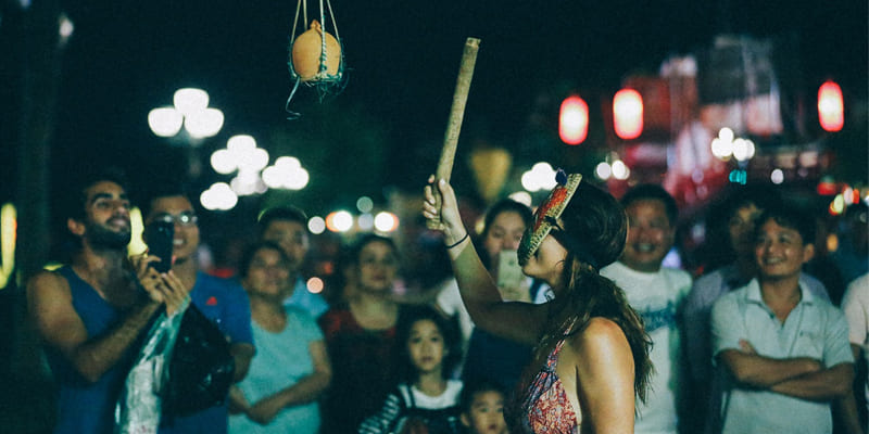 Trải nghiệm văn hóa sống động qua từng trò chơi dân gian tại chợ đêm