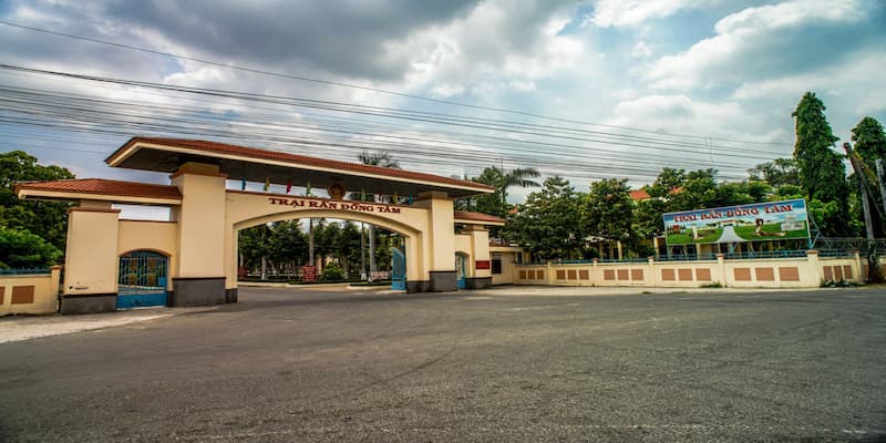 Di chuyển tới trại rắn dễ dàng khi khởi hành ở Sài Gòn