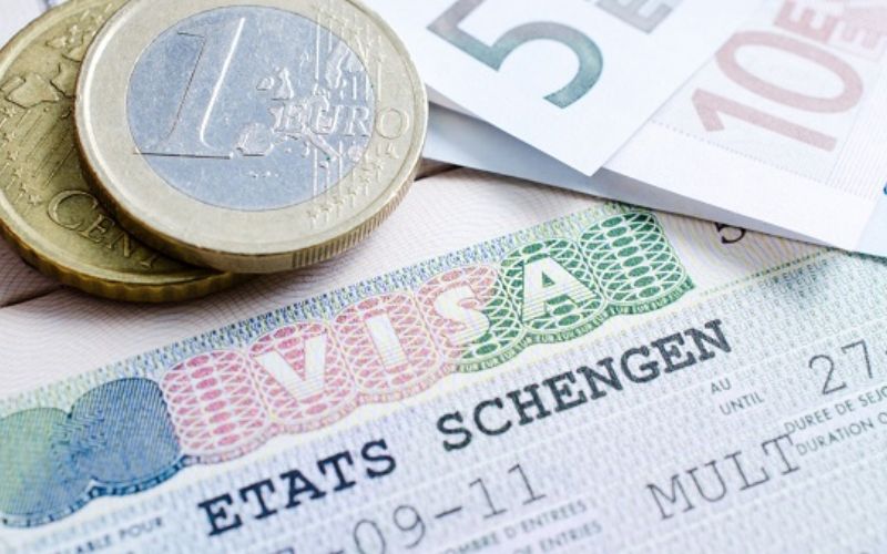 Trẻ dưới 6 tuổi được miễn phí xin visa Luxembourg