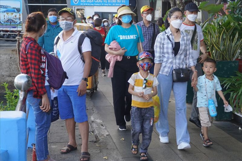 Hãy luôn giám sát trẻ khi đi Côn Đảo