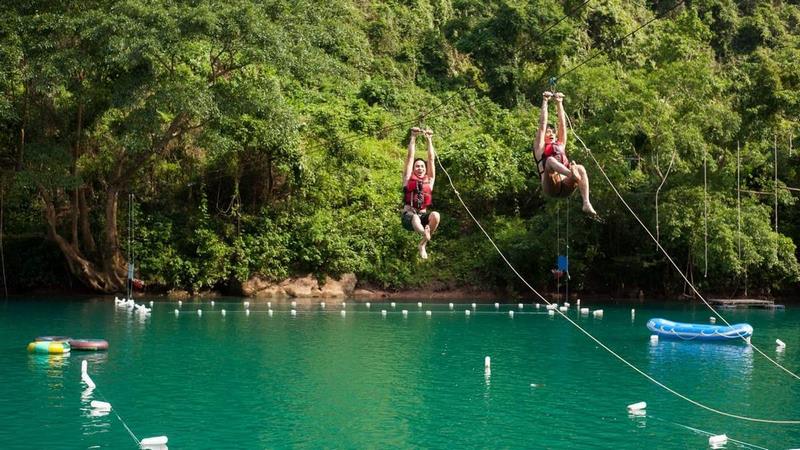 Trượt zipline vượt sông tới cửa hang