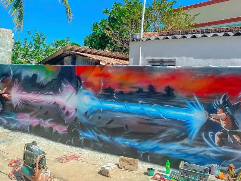 Từng bức họa lớn nối liền nhau liên tiếp