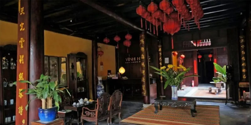 Từng chi tiết hoa văn chạm trổ kể một câu chuyện đẹp đẽ