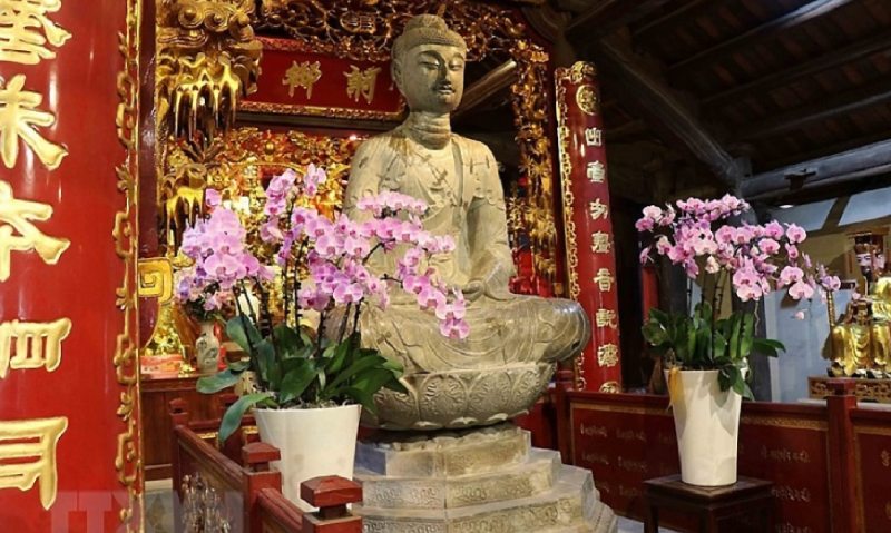 Tượng Phật A Di Đà tại chùa