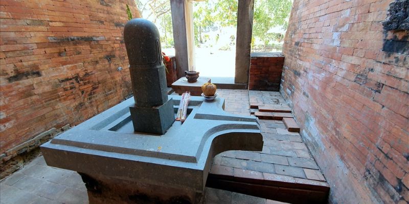 Vật liệu xây dựng trong tháp cổ tại Vĩnh Hưng