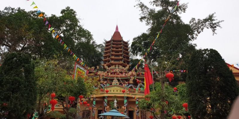 Vẻ đẹp hùng vĩ bao quanh đền mẫu Đồng Đăng