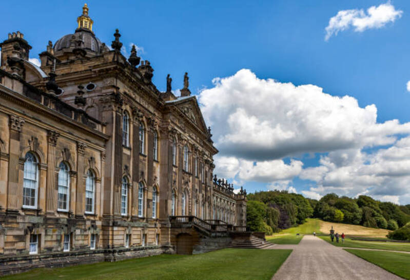 Vẻ đẹp nguy nga của tòa lâu đài Howard