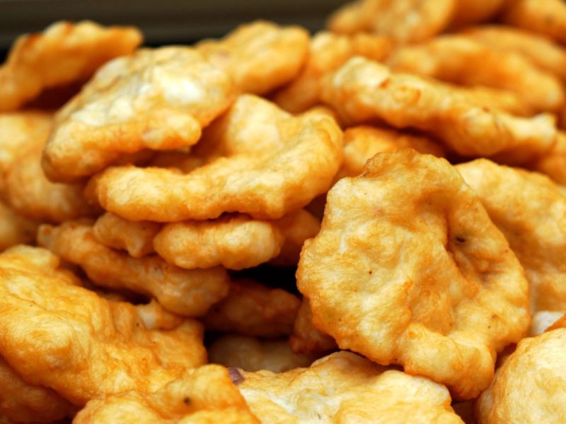 Chả mực là món ăn nổi tiếng nhất Vịnh Hạ Long