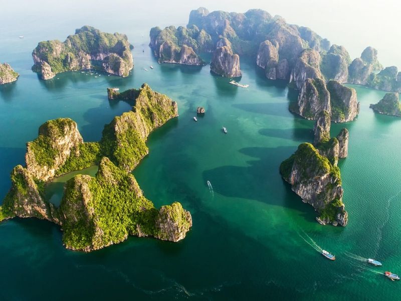 Hạ Long có lịch sử hình thành lâu đời với các núi đá vôi độc đáo