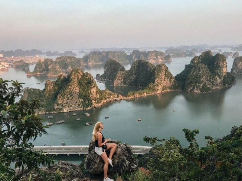 Khám phá Hạ Long cần chuẩn bị đồ thật đẹp để check-in