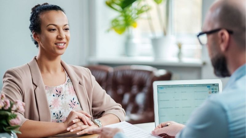 Tham gia phỏng vấn trực tiếp để xin visa