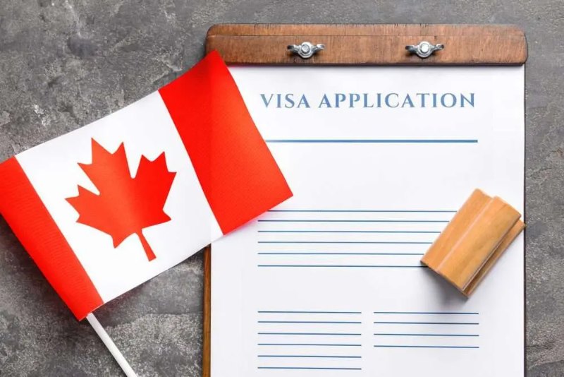 Bị yêu cầu rời khỏi Canada ngay lập tức nếu làm việc với visa du lịch Canada