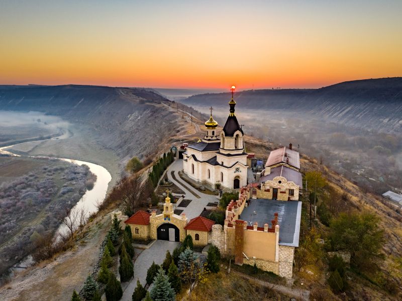 Visa Moldova là giấy thông hành giúp bạn đến với đất nước yên bình xinh đẹp