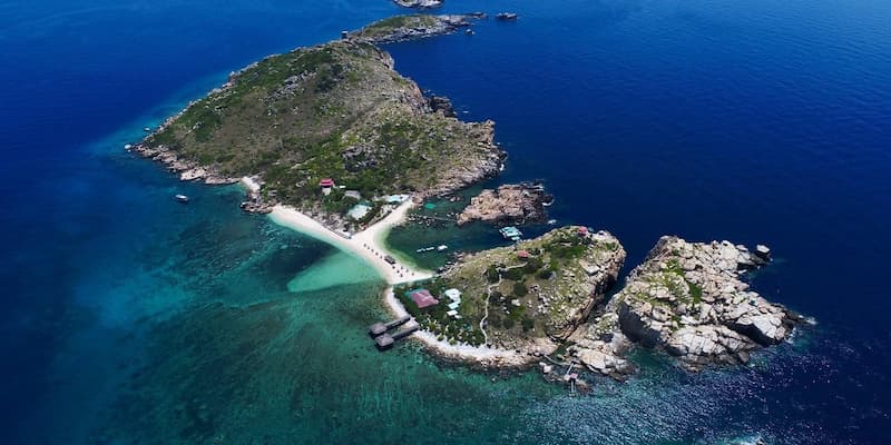 Đảo yến từ trên cao nhìn xuống đẹp ngây ngất