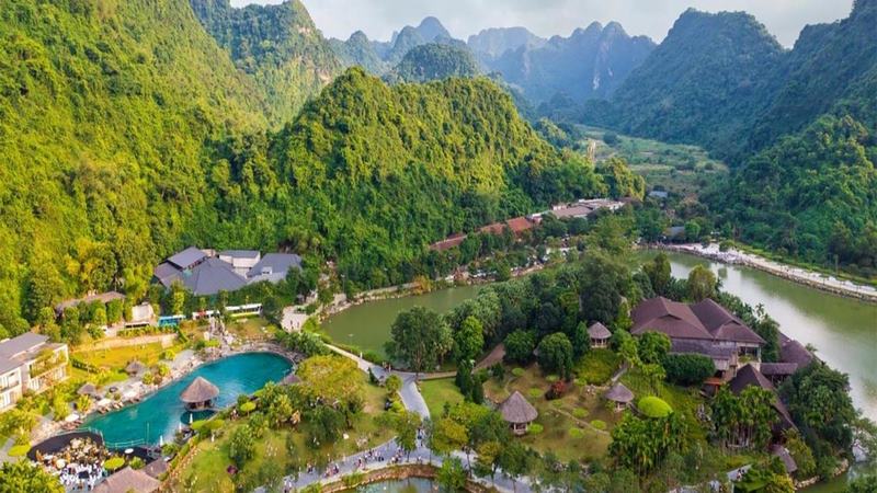 Vườn chim Thung Nham có vẻ đẹp thiên nhiên trù phú