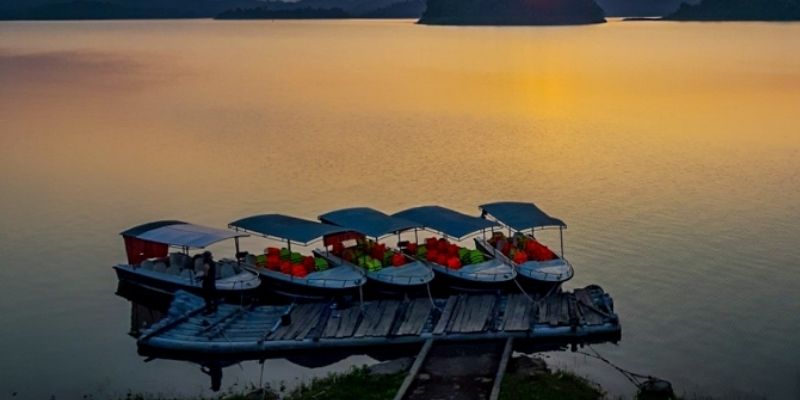 Hang động kỳ bí tại Bến En mang đến không gian huyền ảo giữa lòng núi rừng