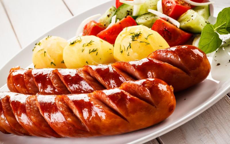 Xúc xích là món ăn truyền thống nổi tiếng tại Đức